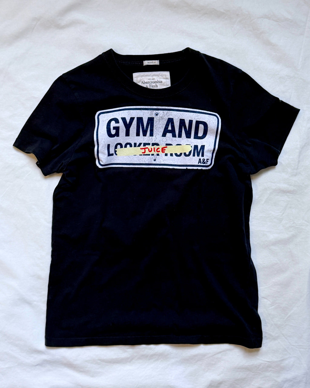 Front view vintage A+F Gym and Juice graphic t-shirt yellow cotton size M